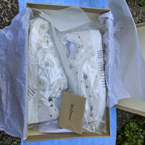 Ellen Degeneres Chapastar Sneakers White Leather Gold Star Print 9M & 9-1/2 NWT - Picture 2 of 16